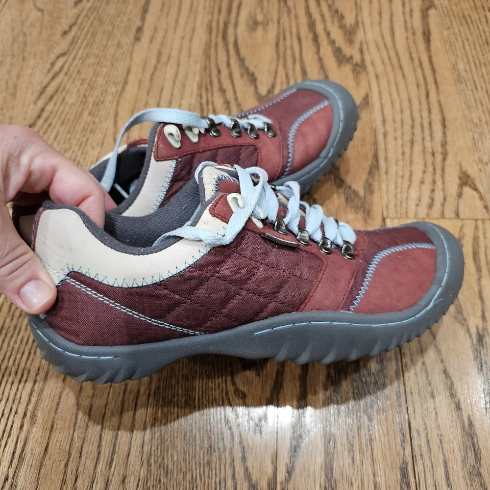 J-41 Jeep Engineered Traction Sole Women's Burgundy and Blue Sneakers - Picture 3 of 9